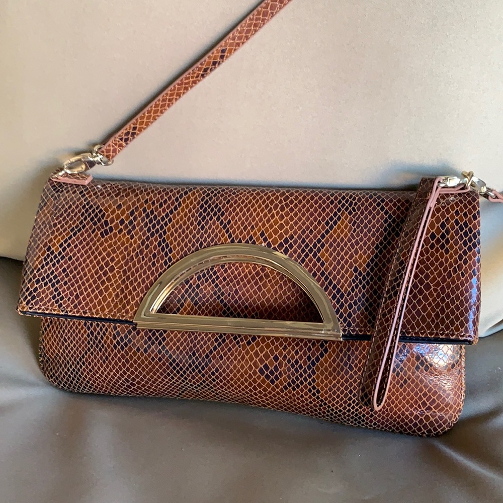 White house black market versatile handbag